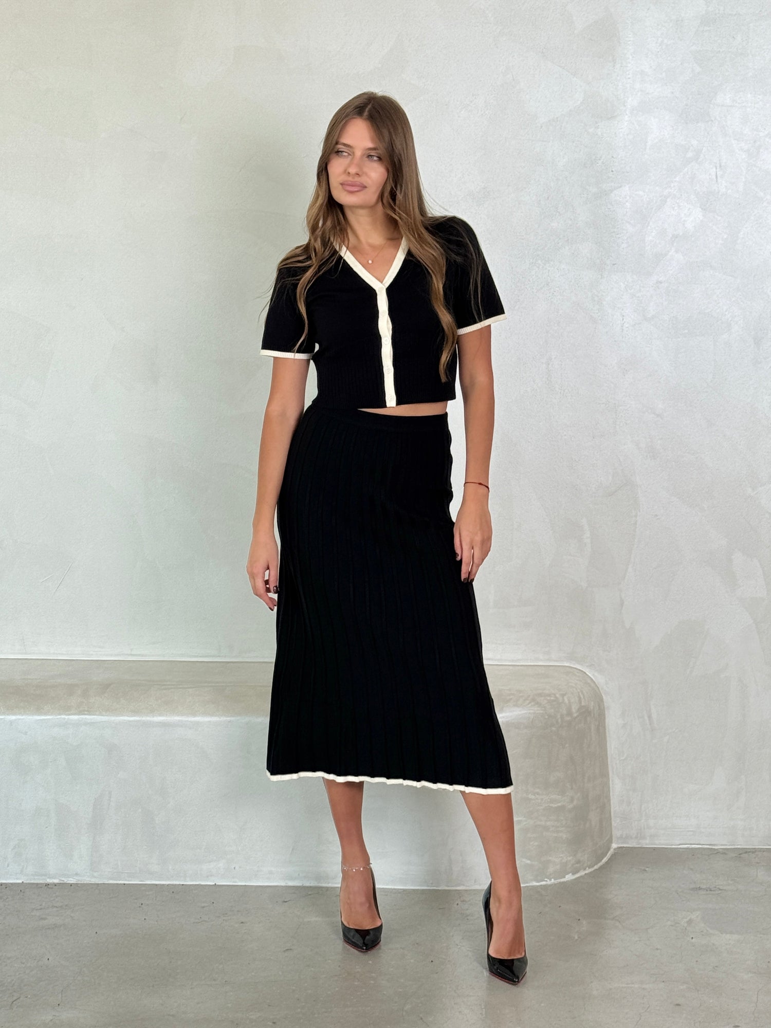 Black Knit Vest & Skirt Set - ROXO