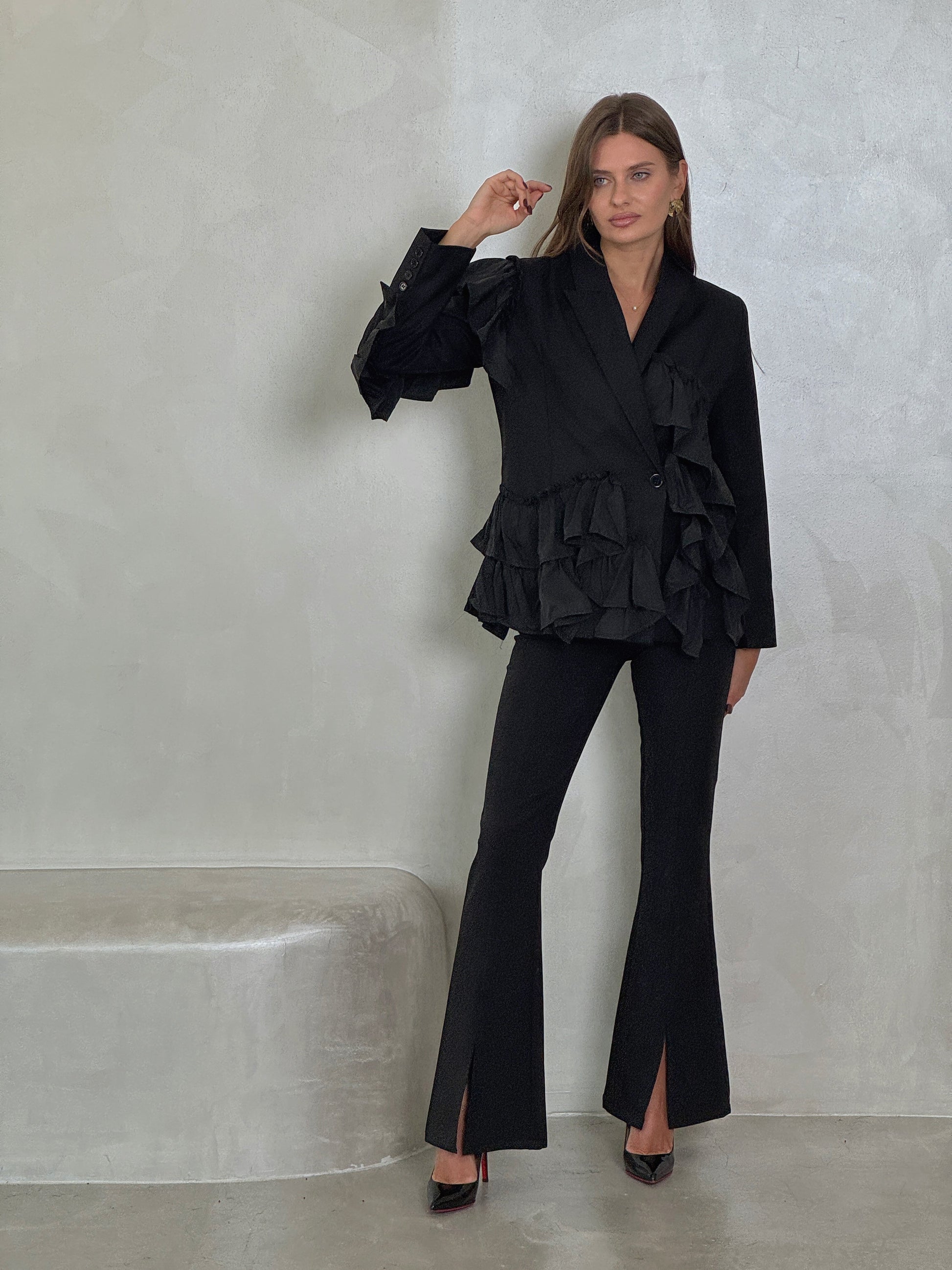 Black Ruffles Blazer - ROXO