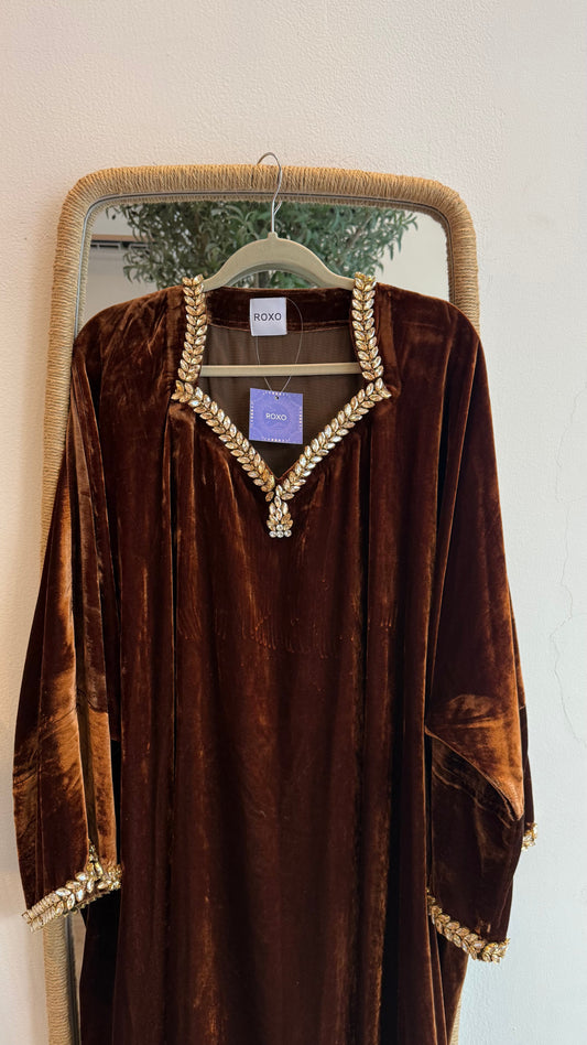 Jewel velvet kaftan in brown - ROXO