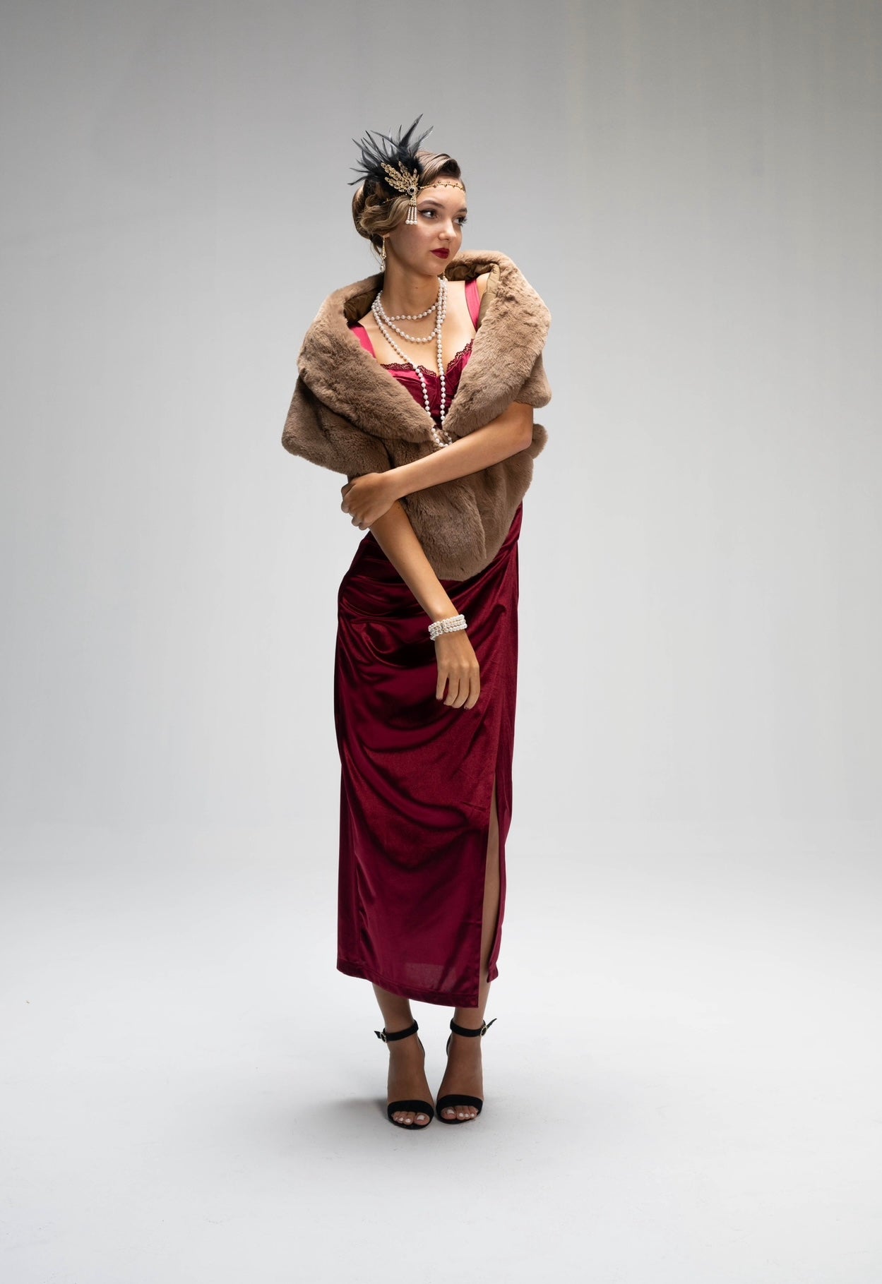 The Gatsby fur shawl in brown - ROXO