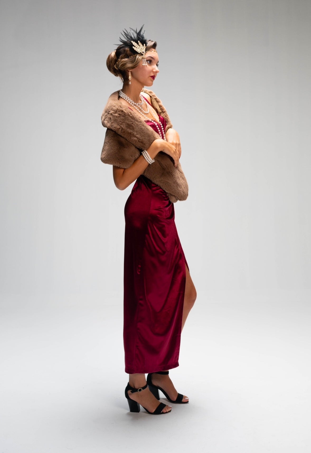 The Gatsby fur shawl in brown - ROXO