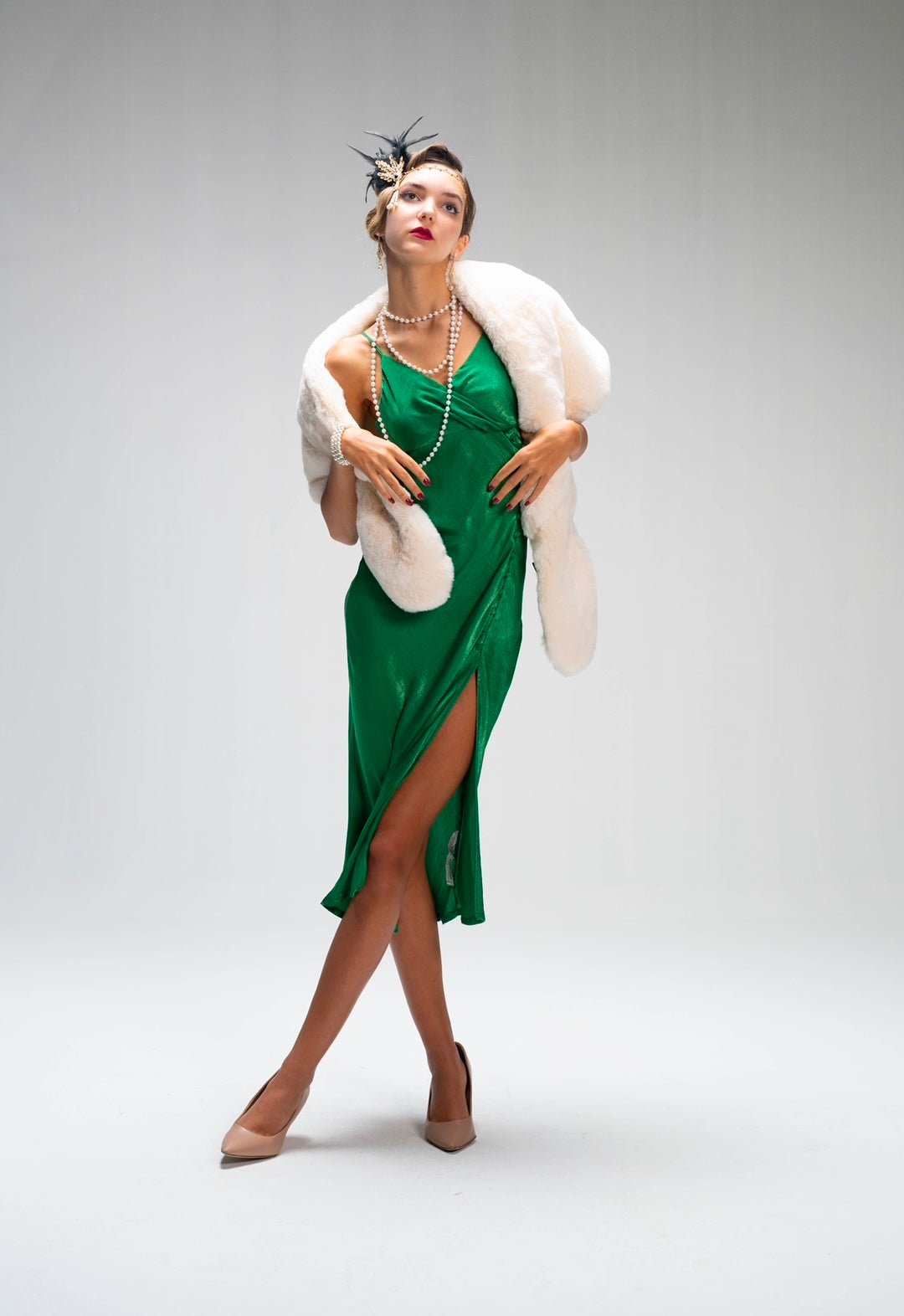 The Gatsby fur shawl in cream - ROXO