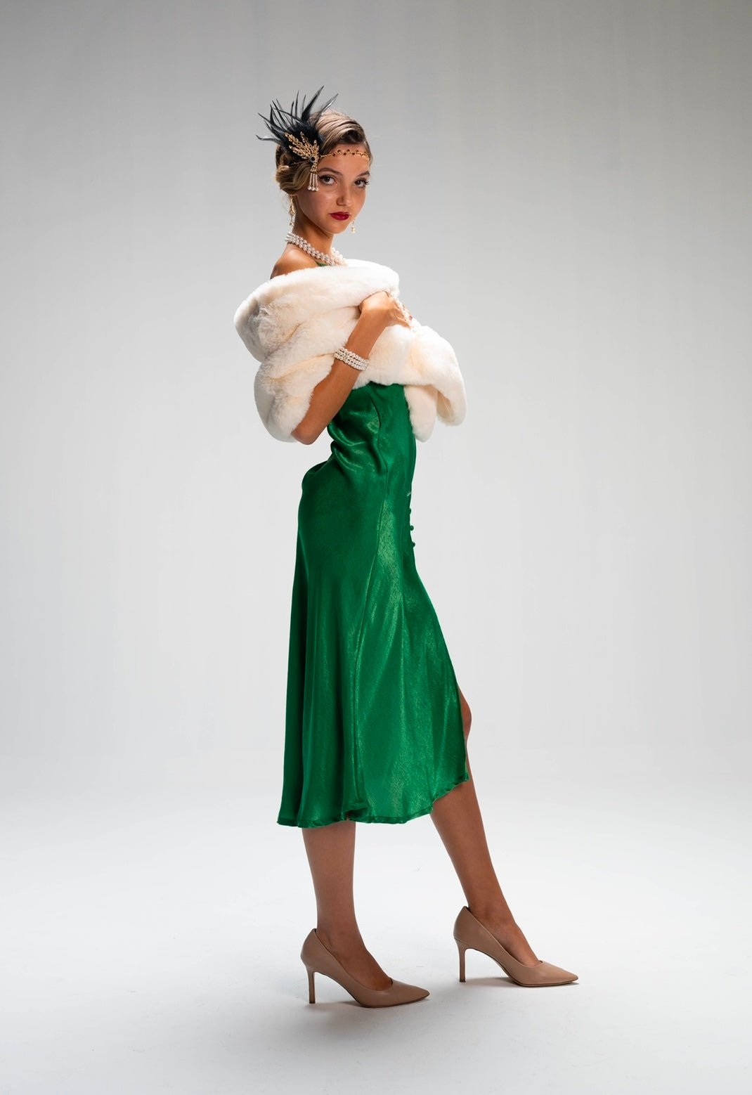 The Gatsby fur shawl in cream - ROXO