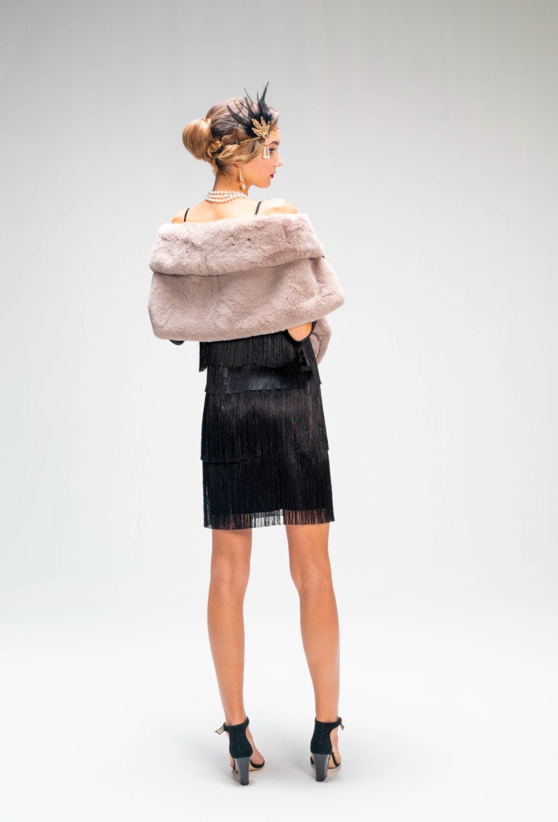 The Gatsby fur shawl in grey - ROXO