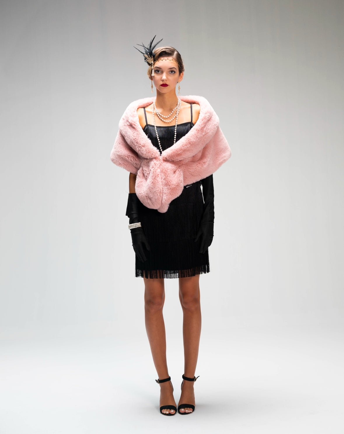 The Gatsby fur shawl in pink - ROXO