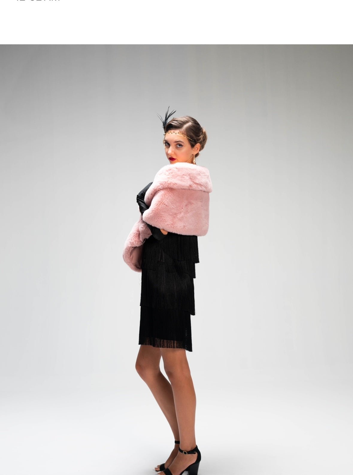 The Gatsby fur shawl in pink - ROXO