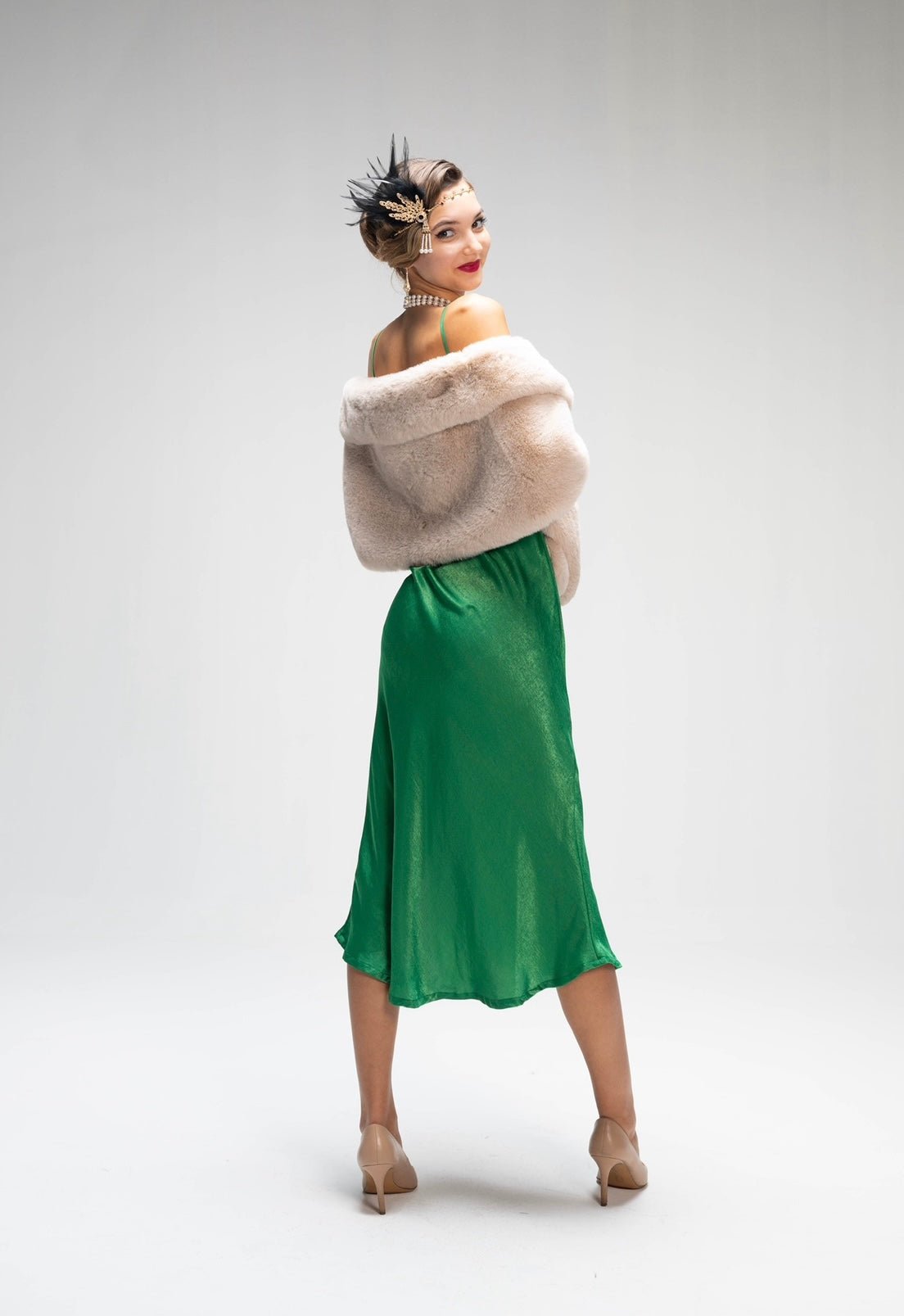 The Gatsby fur shawl in sand - ROXO