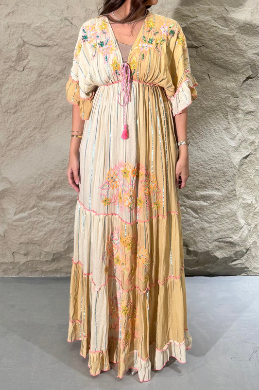 Vanilla dress - hand embroidery.