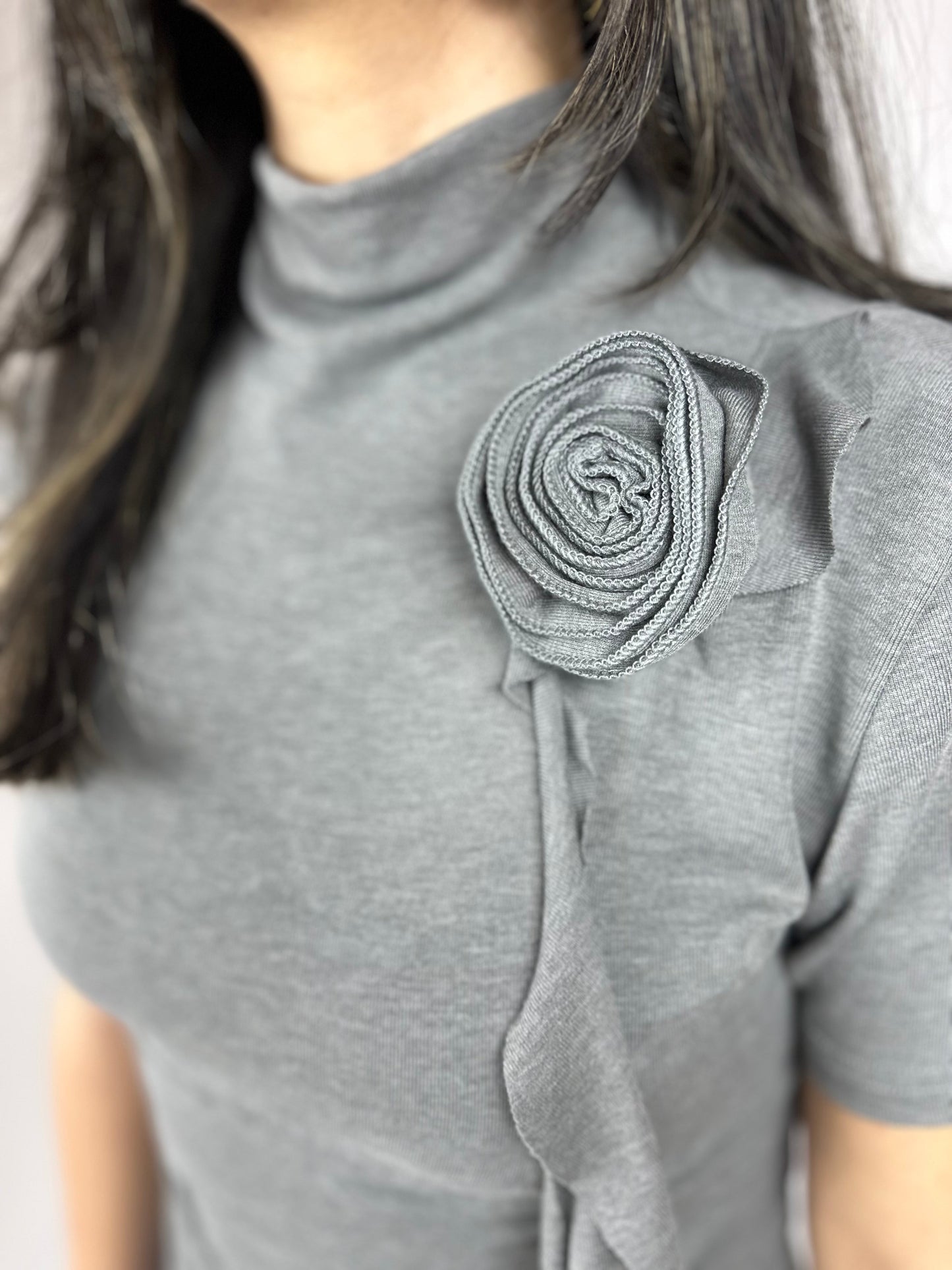 Gray 3d flower top short sleeve - Roxo