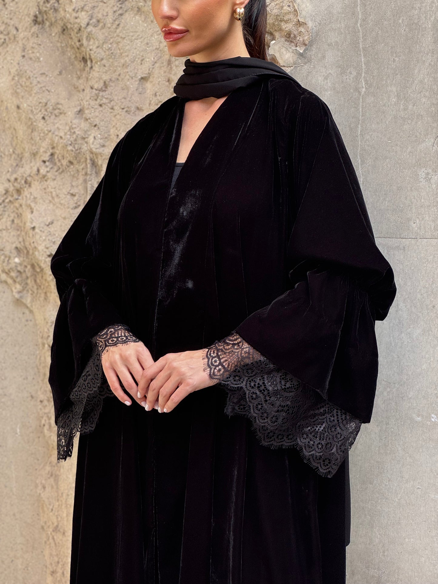 Big Sleeve Black Velvet Abaya - ROXO
