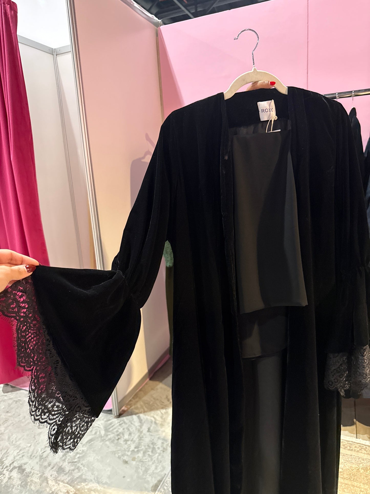 Big Sleeve Black Velvet Abaya - ROXO