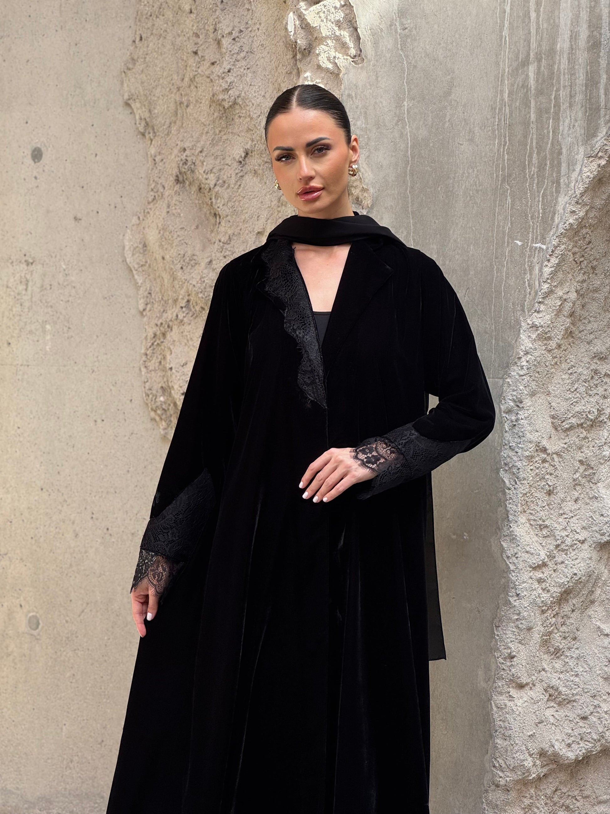 Black Velvet Dantel Blazer Abaya - ROXO