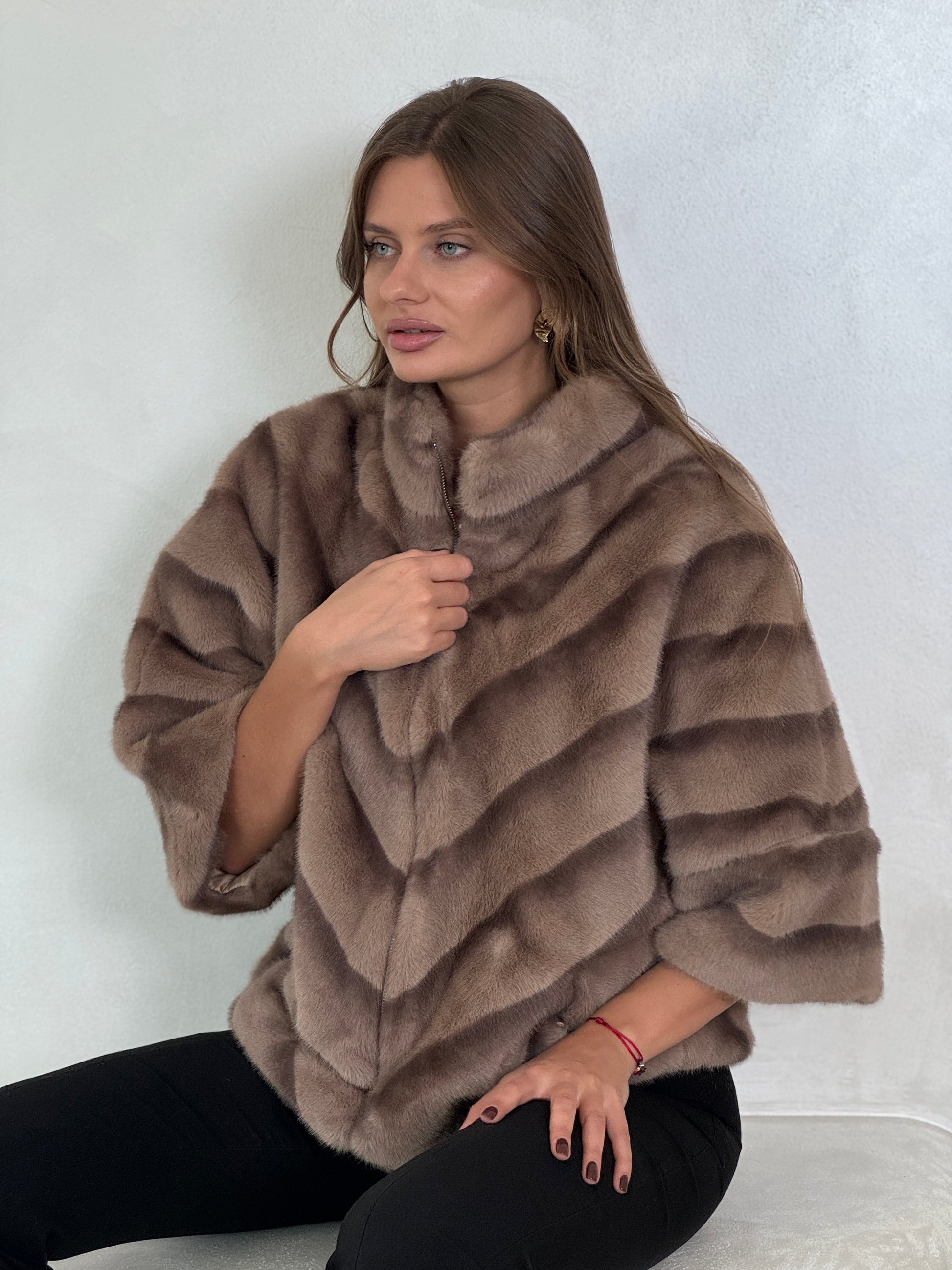 Cape jacket in faux fur - ROXO