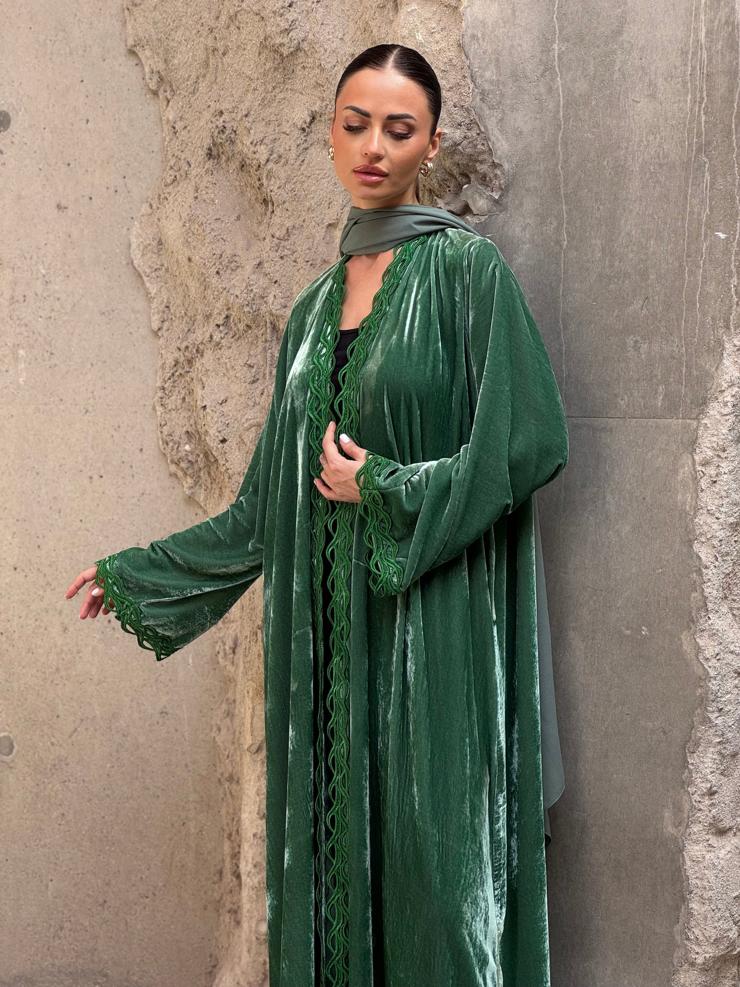 Green Modern French Velvet Abaya - ROXO