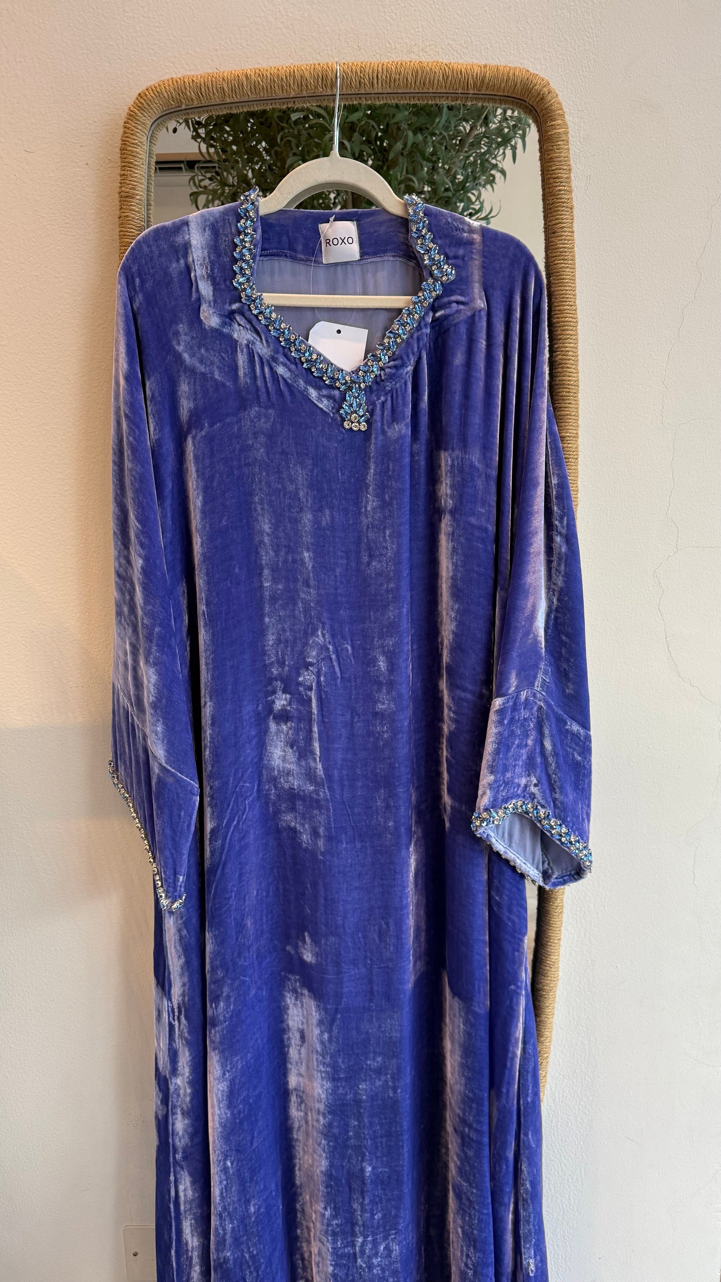 Jewel velvet kaftan in blue - ROXO