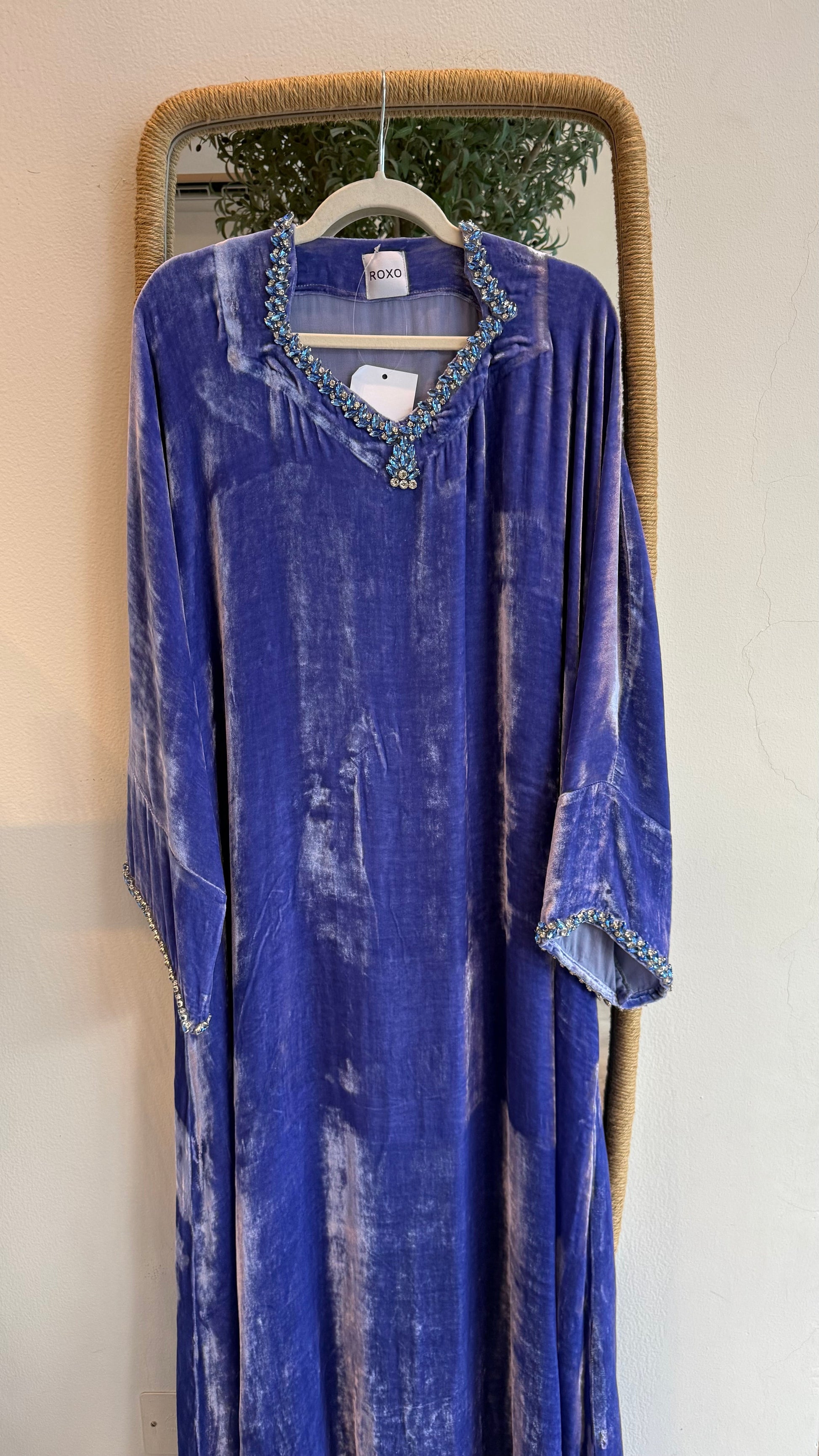 Jewel velvet kaftan in blue - ROXO