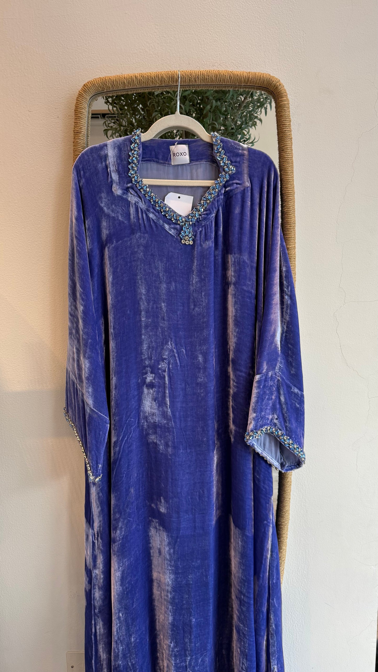 Jewel velvet kaftan in blue - ROXO