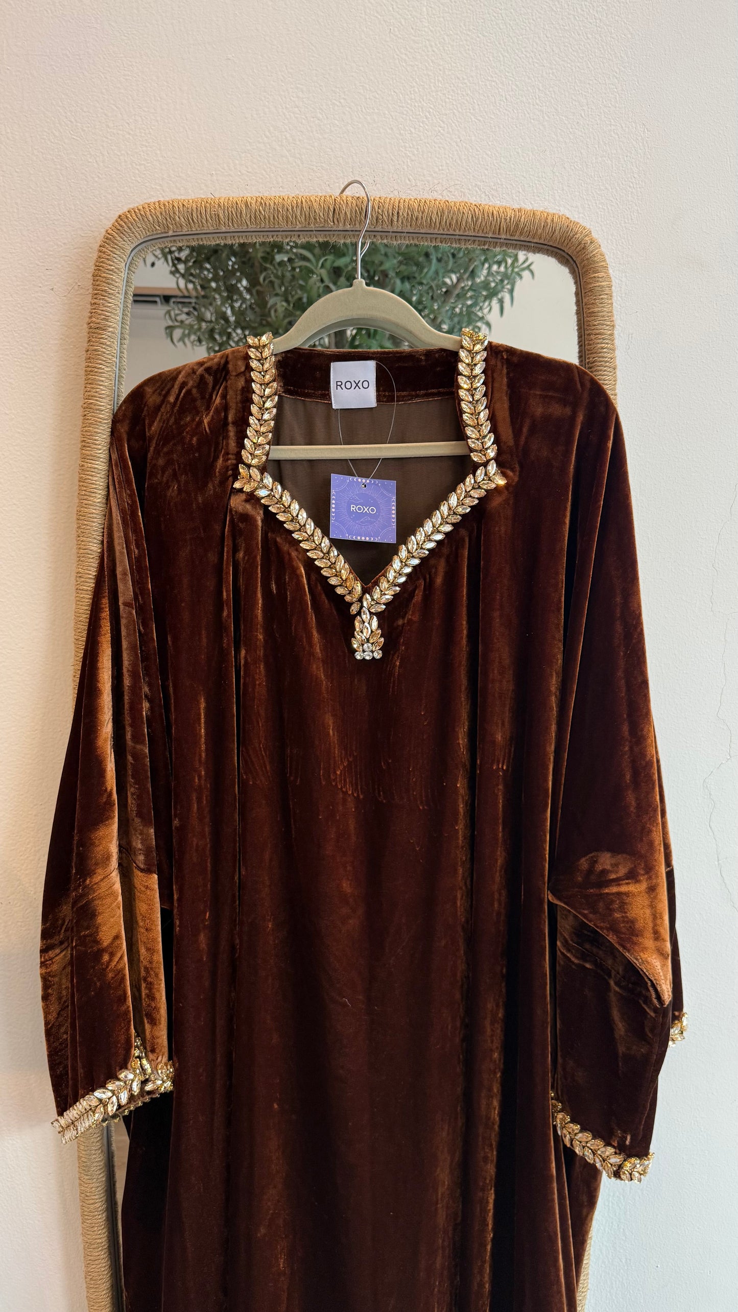 Jewel velvet kaftan in brown - ROXO