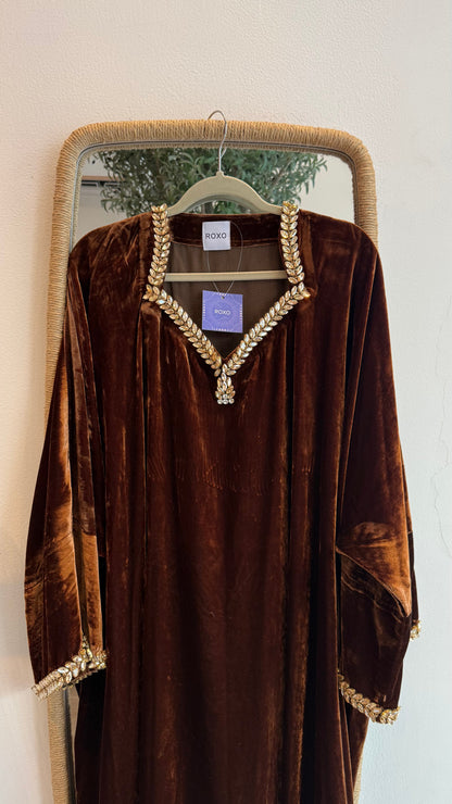 Jewel velvet kaftan in brown - ROXO