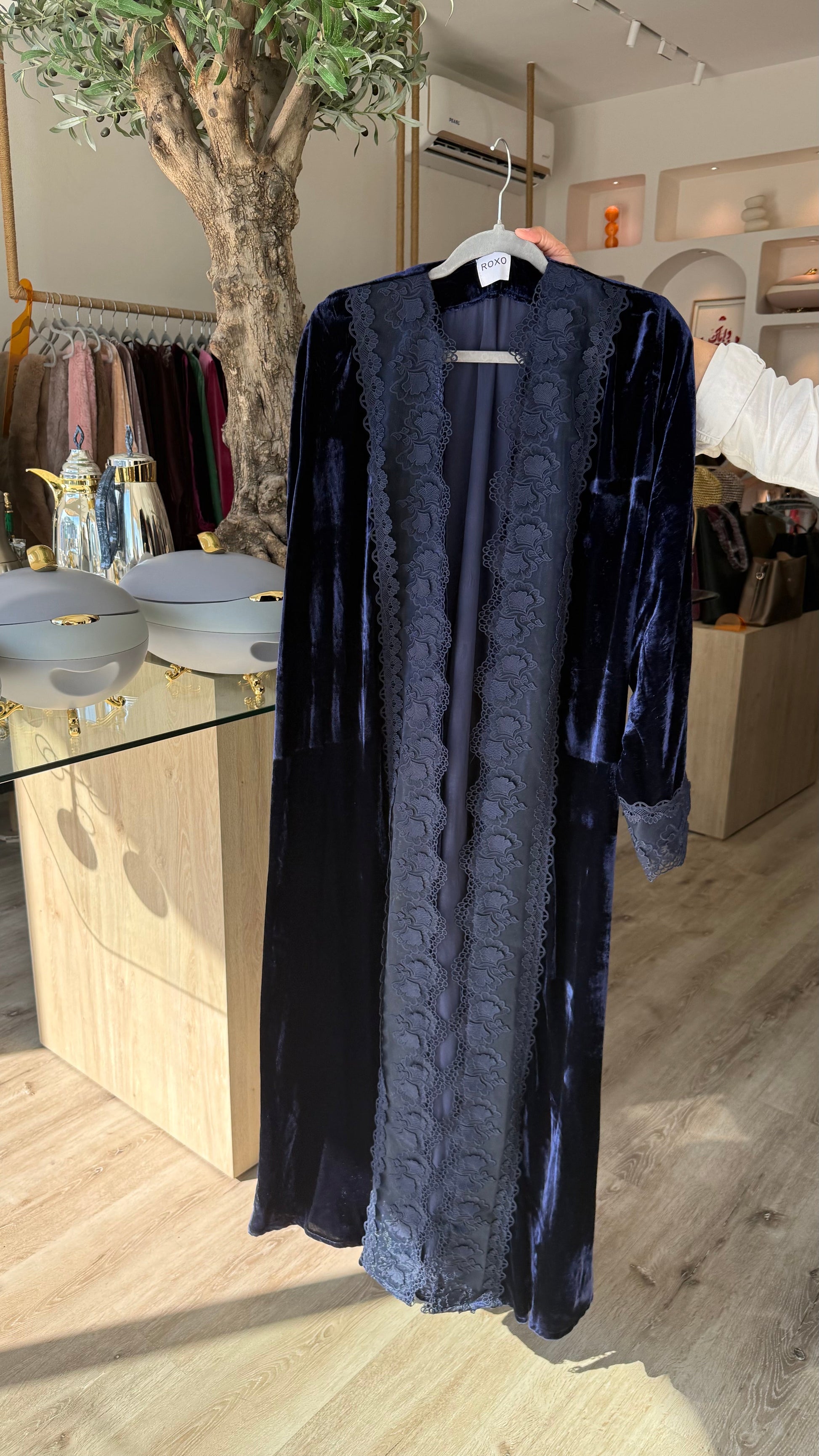 Navy Modern Dantel French Velvet Abaya - ROXO
