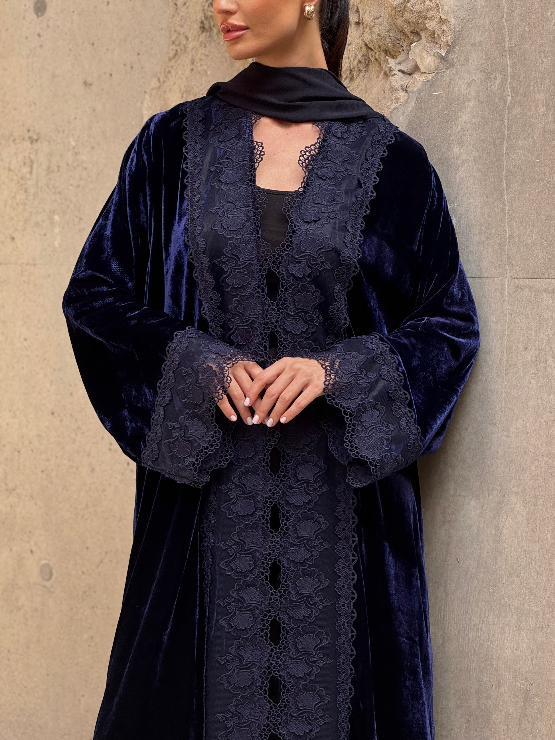 Navy Modern Dantel French Velvet Abaya - ROXO