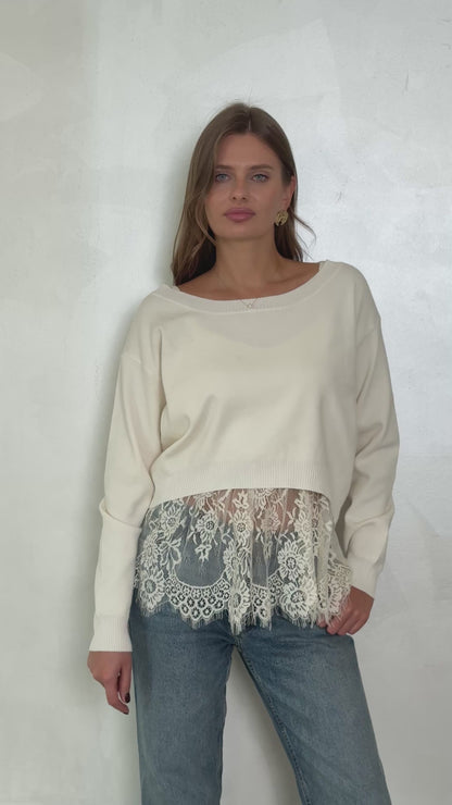 2-Piece set Knit sweater with lace-trimmed cotton tank top inside