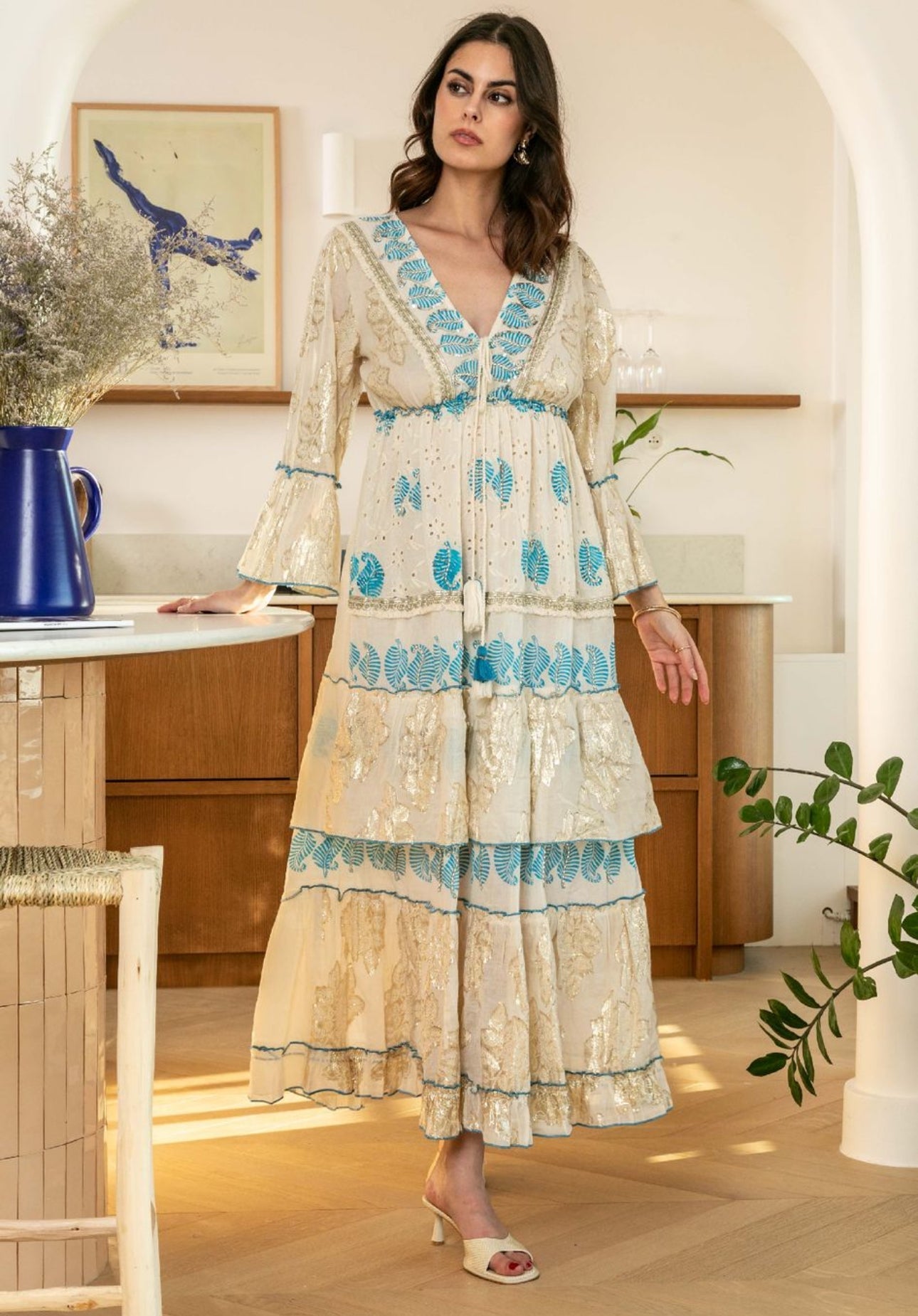 Princess dress - hand embroidery - ROXO