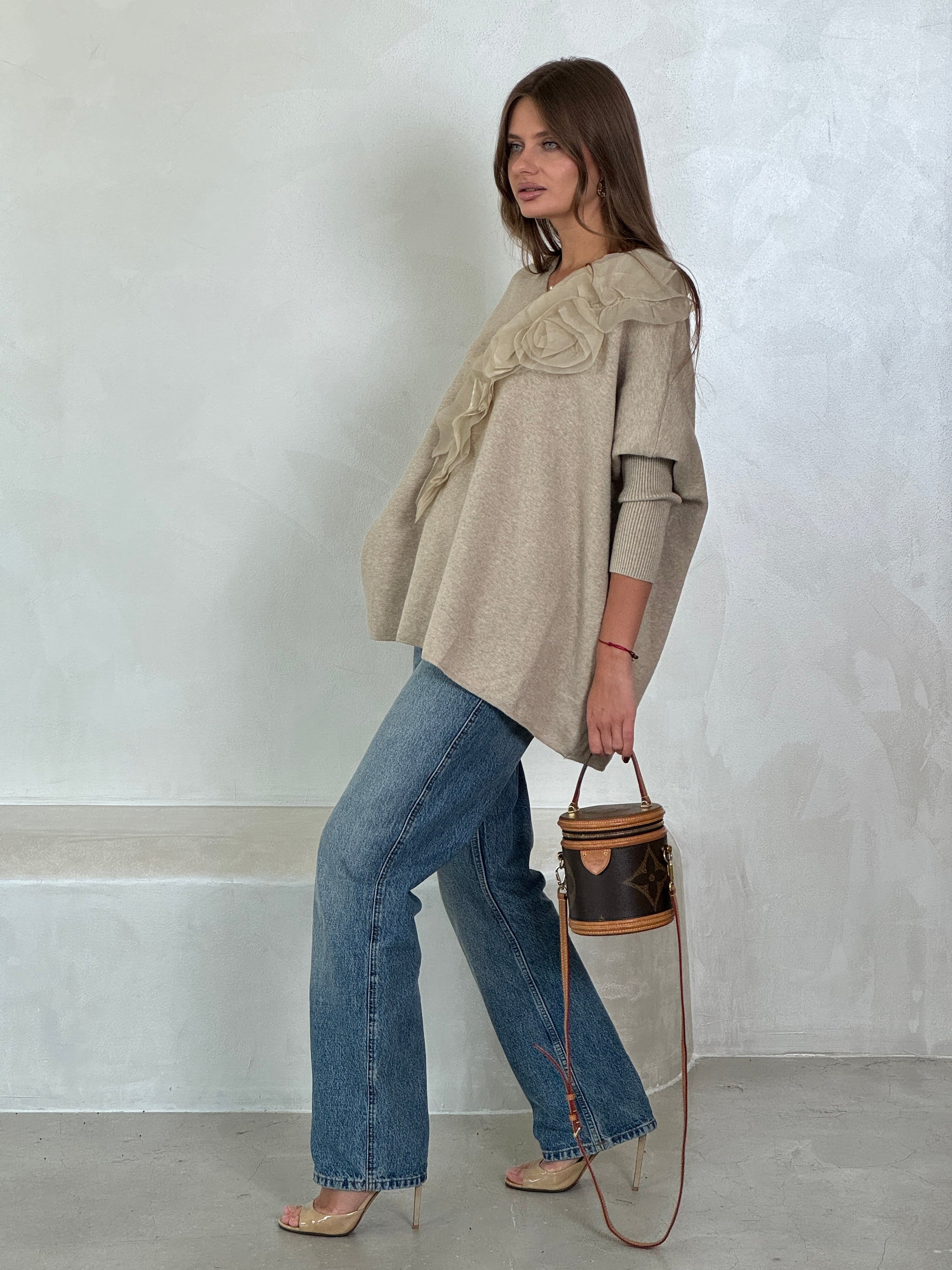 Sweater with flared sleeves and ruffles - ROXO