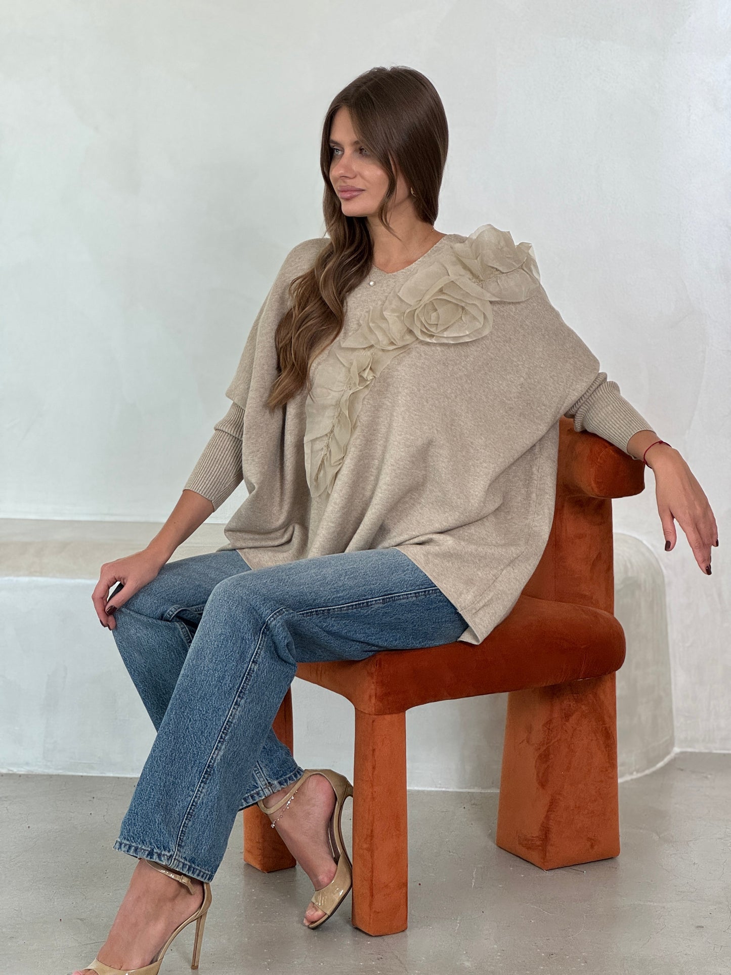 Sweater with flared sleeves and ruffles - ROXO