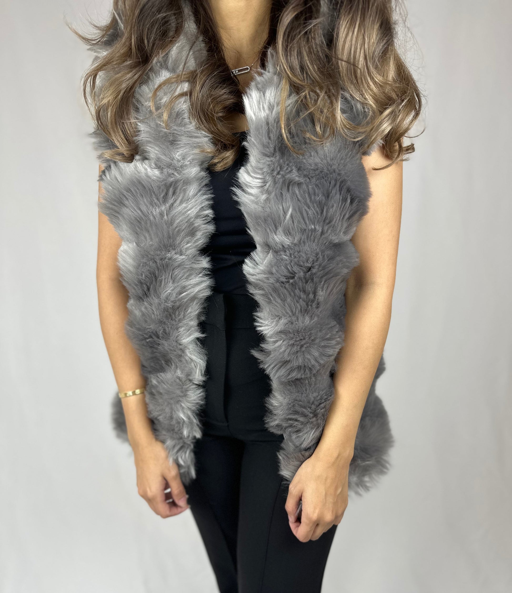 Grey faux fur hooded vest - Roxo